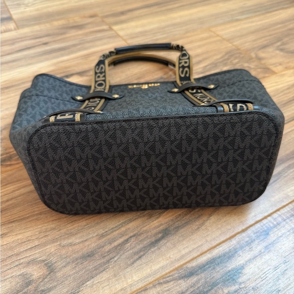 Michael Kors Maeve Small Black Monogram Tote Bag - Picture 4 of 15